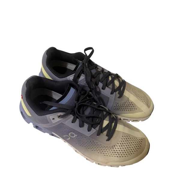 On Running Shoes in purple, yellow and Gray - Picture 6 of 16